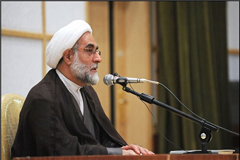 برپایی ۳۰۰ درس خارج هم فرصت و هم تهدید است