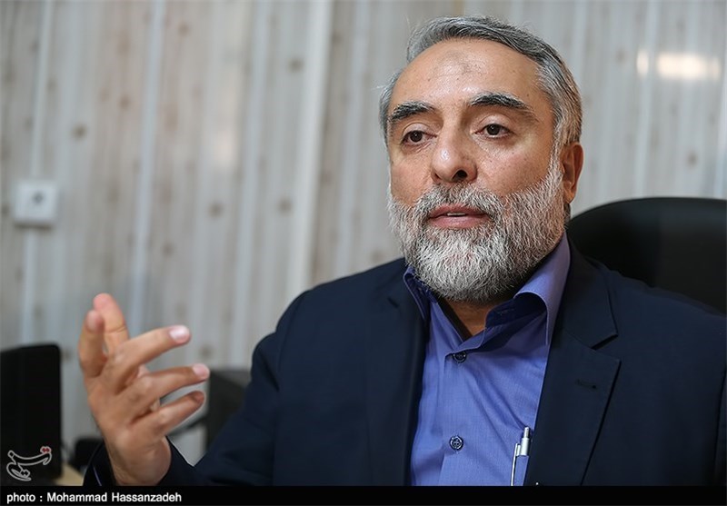 رجبیدوانی، دفاع از ولایت اذن نمیخواهد