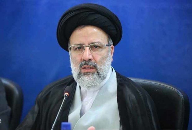زیارت اهل بیت(ع) جوانان را در مقابل هجمههای جنگ نرم مصون میسازد