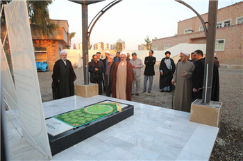 گزارش تصویری: سومین سالروز درگذشت استاد سید هادی خسروشاهی (ره)