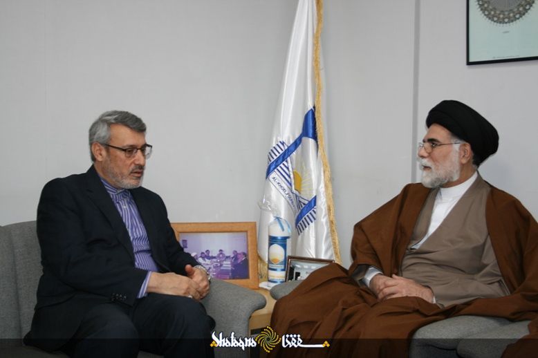 دیدار سفیر ایران در لندن از مرکز اسلامی امام خویی